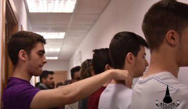 La asociación `El Capirote´ de Puertollano lleva a cabo la igualá del paso de La Cruz de Mayo