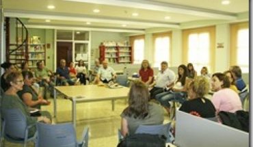 El Club de Lectura de Argamasilla de Calatrava, continúa con su actividad cultural e inicia la lectura del libro “Relatos para un rato” de varios autores