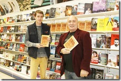 0 David V&aacute;zquez y Miguel &Aacute;ngel M&aacute;rquez posando para los medios de comunicaci&oacute;n