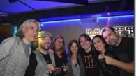El escritor Javier Márquez participó junto a su banda ‘Chris Alan y los Troublues’ en una deslumbrante tarde en el Pub Moett de Puertollano
