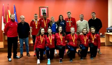 El Ayuntamiento de Pedro Muñoz rinde homenaje a las representantes en el Campeonato de España de Balonmano