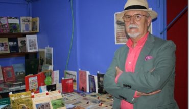 El Club de Lectura de la Biblioteca Pública Municipal “Inocente Hervás” de Torralba de Calatrava recibe a Miguel Galanes autor de `Cauce de la desolación´