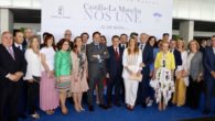 El presidente del PP-CLM asiste en Albacete a los actos conmemorativos del Día de la Región