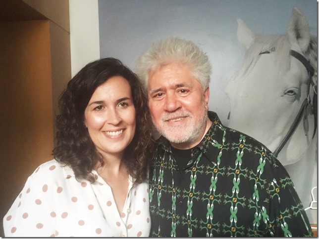 Gema García junto a Pedro Almodóvar en la inauguración de la exposición del cineasta