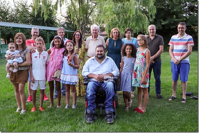 Foto de familia en la Piscina ayer tarde