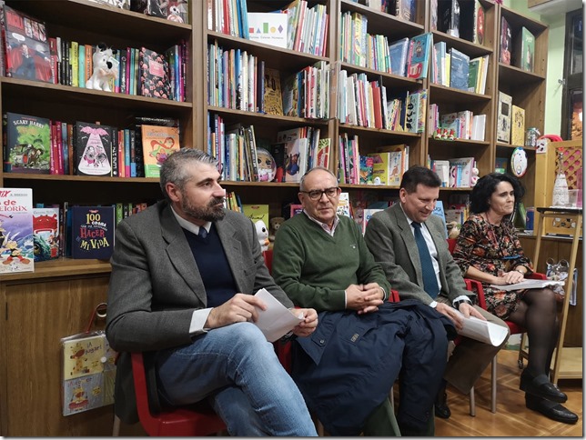 Imagen de la presentación del Baúl de la Memoria voces, artículos, relatos y reflexiones