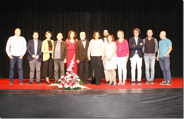 Los participantes en la inauguración del XIII Festival Internacional de las Artes Escénicas de Calzada de Calatrava posaron en el escenario
