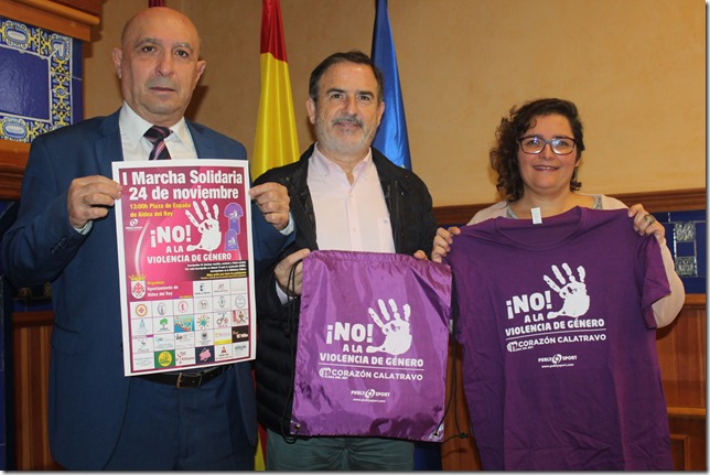 Cándido Barba, José Luis Villanueva y Ana Hinchado durante la presentación de la I Marcha Solidaria