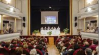 Aurora Rey Aragón recibe el cariño más íntimo de sus paisanos durante la presentación de su primera novela