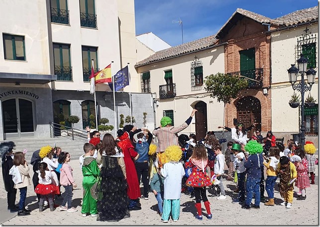 Los más pequeños aprenden a vivir el Carnaval de Calzada de Calatrava, con talleres y juegos