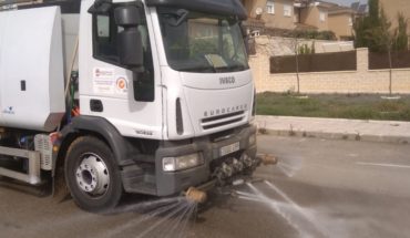 Desinfección de calles y mobiliario urbano, suspensión de autobuses interurbanos y teléfonos de asistencia sanitaria