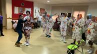 Última parada carnavalera de «Agítese» en la Residencia Fuente Agria de Puertollano