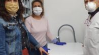 El Ayuntamiento de Calzada de Calatrava equipa el Centro de Salud con una lavadora para que los sanitarios no tengan que llevar a sus domicilios la ropa de trabajo