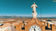 Susano Pablo Naranjo, nos vuelve  a sorprender con un nuevo vídeo, en esta ocasión con bellas imágenes aéreas, de la Iglesia de San Jorge Mártir y de Aldea del Rey