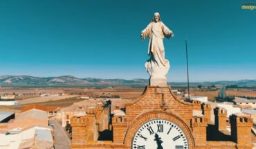 Susano Pablo Naranjo, nos vuelve  a sorprender con un nuevo vídeo, en esta ocasión con bellas imágenes aéreas, de la Iglesia de San Jorge Mártir y de Aldea del Rey