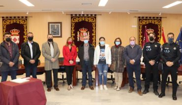 Justo reconocimiento al veterano policía local Alfonso Serrano Racionero al haber alcanzado la jubilación