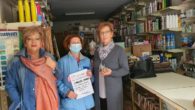 Una pequeña tienda de barrio dona parte de su recaudación del mes de octubre a la AECC de Argamasilla de Calatrava