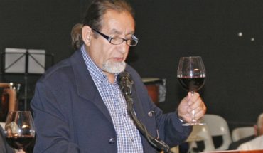 “de almas, ditirambos y heridas” de Juan José Guardia Polaino, un poemario para leerlo con una copa de vino