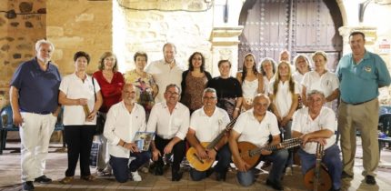 Magia y emoción en Granátula de Calatrava en una noche de poesía y música al amparo de la Iglesia Parroquial de Santa Ana