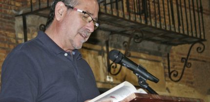 Luis Díaz-Cacho: “Escribo porque creo en la palabra, siempre, ante todo, para poder propiciar la convivencia que dé sentido a nuestras vidas”.