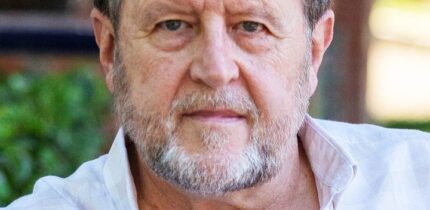 Alfredo Jesús Sánchez Rodríguez: “escribo porque no me queda más remedio. Es mi manera inevitable de acercarme y conocer el mundo, de búsqueda, tránsito y regreso”.
