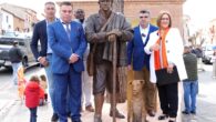 Mestanza perpetúa el pastoreo tradicional del Valle de Alcudia con un monumento escultórico en la Plaza del Calvario