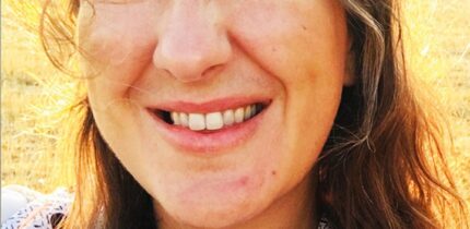 Rosa Leal Arias aúna el arte a la poesía con el diseño de la portada del libro ‘Palabras a la Libertad’ resultante del ‘XV Encuentro Oretania de Poetas’ a celebrar en Granátula de Calatrava