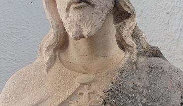 El escritor José González Ortiz donará una escultura de Cristo, hallada en una cueva de Ciudad Real, al Museo Etnológico de Puertollano