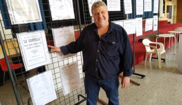 Librería Delfos de Argamasilla de Calatrava, celebra el Día de la Región sacando los libros a la calle y una exposición de antiguos anuncios