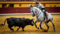 Una explosión de toreo a caballo en Almodóvar del Campo: Pablo, Andy y Guillermo subliman el rejoneo